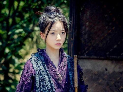 刘维爆料陈卓璇进组视频,揭秘明星幕后故事